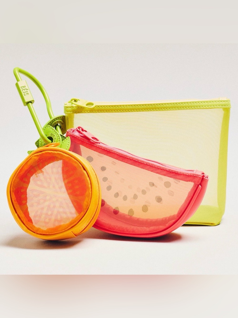 Beis x Poppi The Fruit Pouch Set
Juicy
Limited Edition
Beach
Gym
Travel
Charm